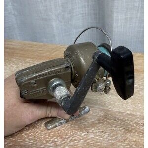 Vintage  Daiwa 7150HRL ball-bearing spinning fishing reel, Made In Japan